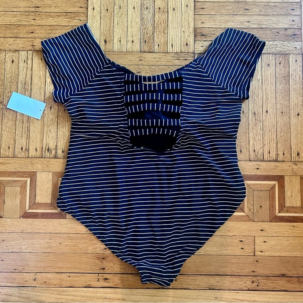 NWT Meet Curve Stripes Round Neck Women One Piece Swimsuit - Picture 6 of 11